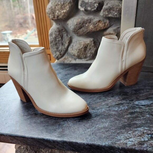Anthropologie Joie Kayden Off White/Cream Leather Heeled Ankle Boots Size 10M - Picture 3 of 16